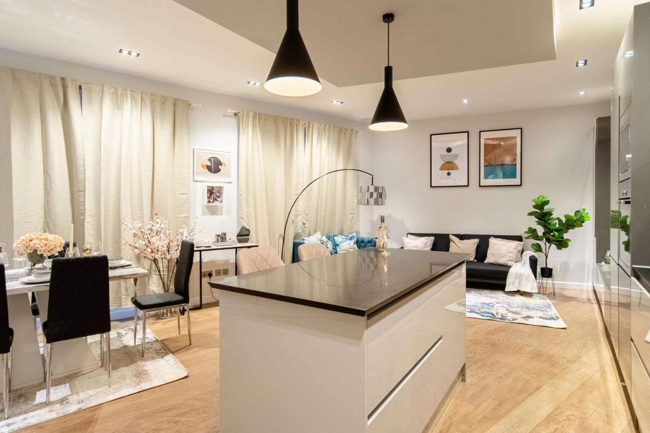 Case de vacanță Stunning Camden House With Private Terrace & Free Parking Londra