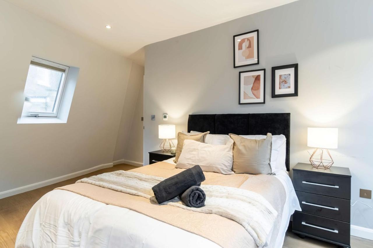 Stunning Camden House With Private Terrace & Free Parking Case de vacanță