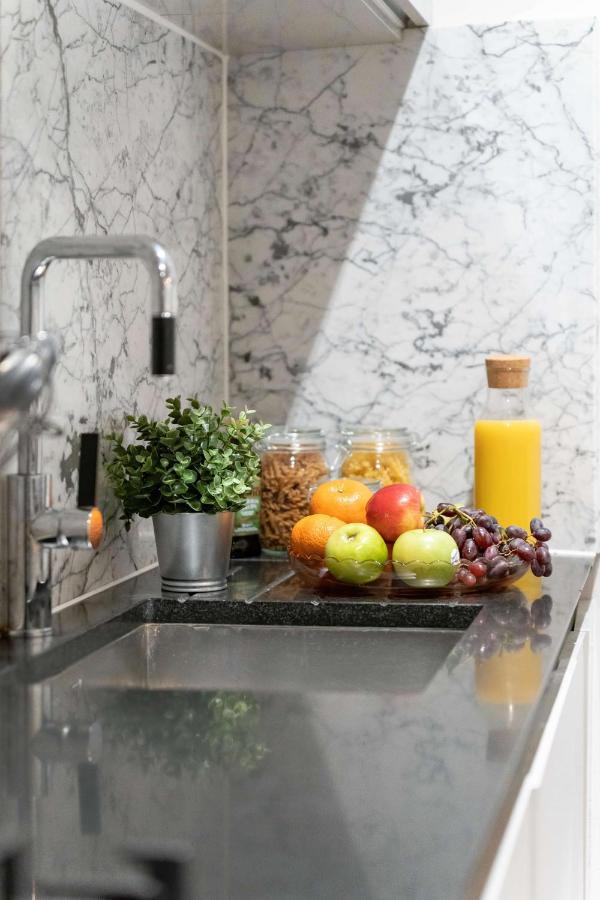 Stunning Camden House With Private Terrace & Free Parking Case de vacanță Londra