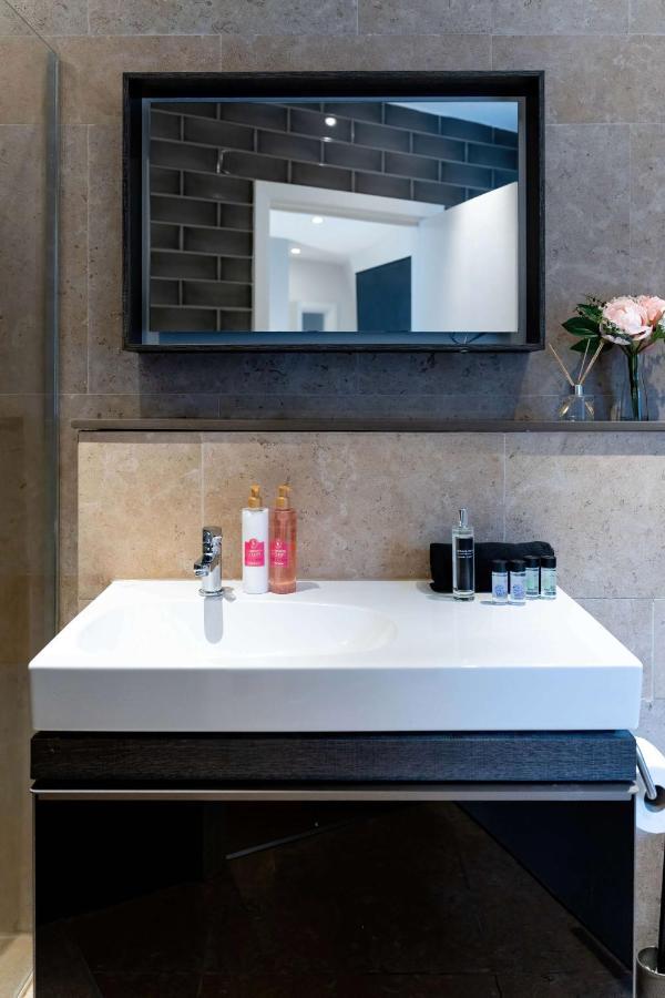Stunning Camden House With Private Terrace & Free Parking * Londra
