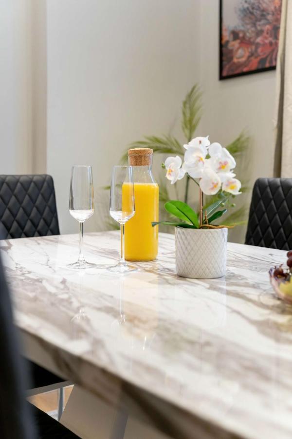 Stunning Camden House With Private Terrace & Free Parking Londra