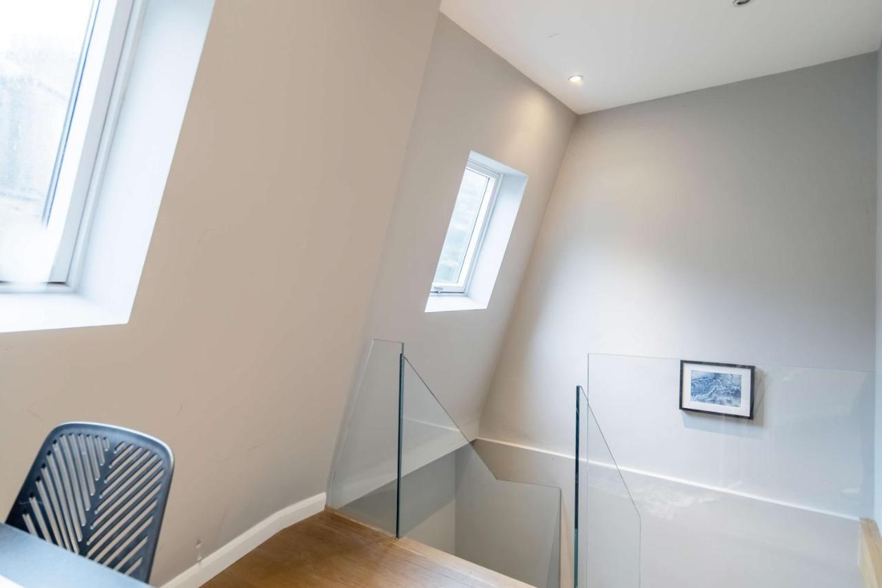 Stunning Camden House With Private Terrace & Free Parking Case de vacanță Londra